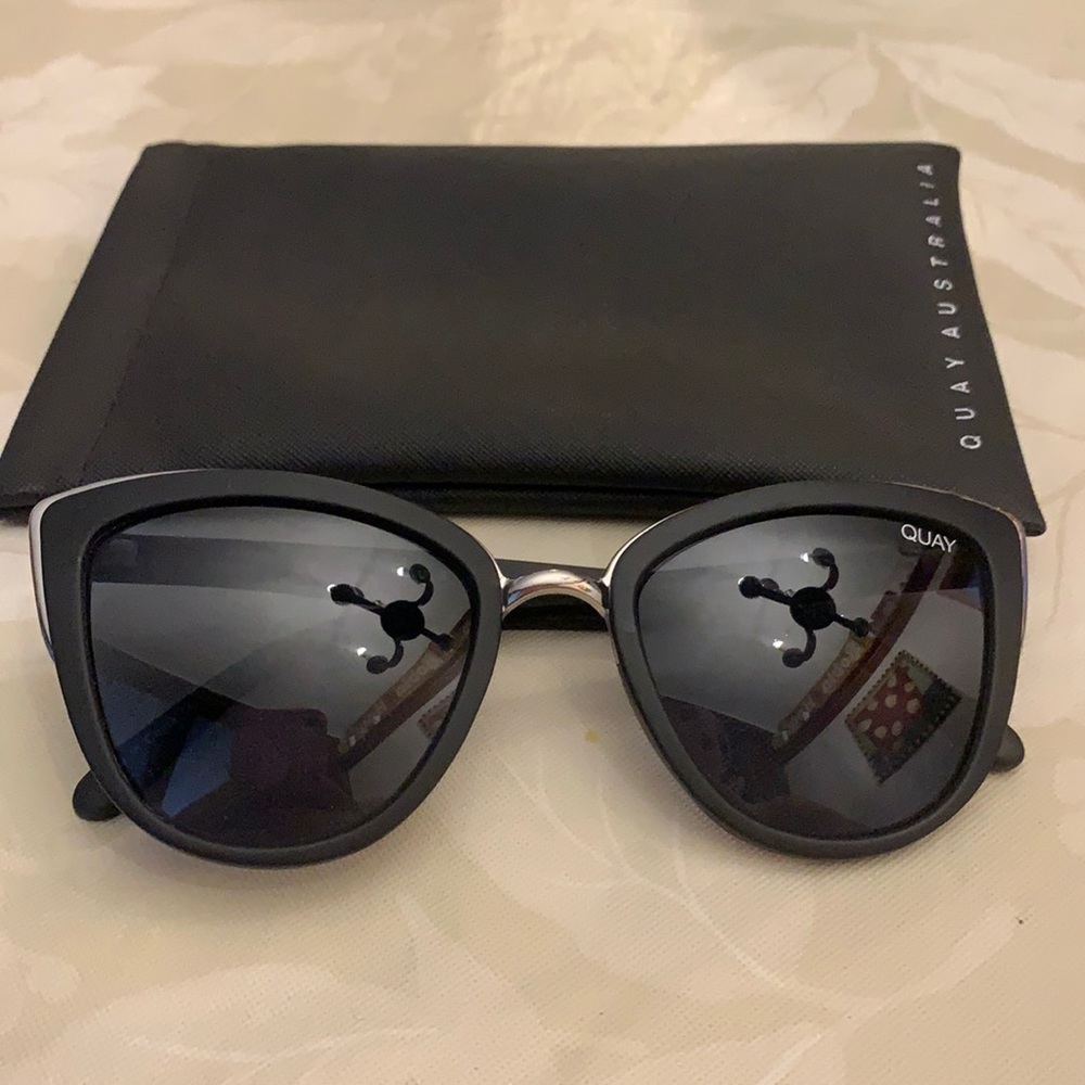 Quay sunglasses never worn